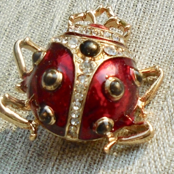 Enamel & Crystal Ladybug Pin/Brooch Beautiful Detailing with gold color metal - Picture 3 of 5